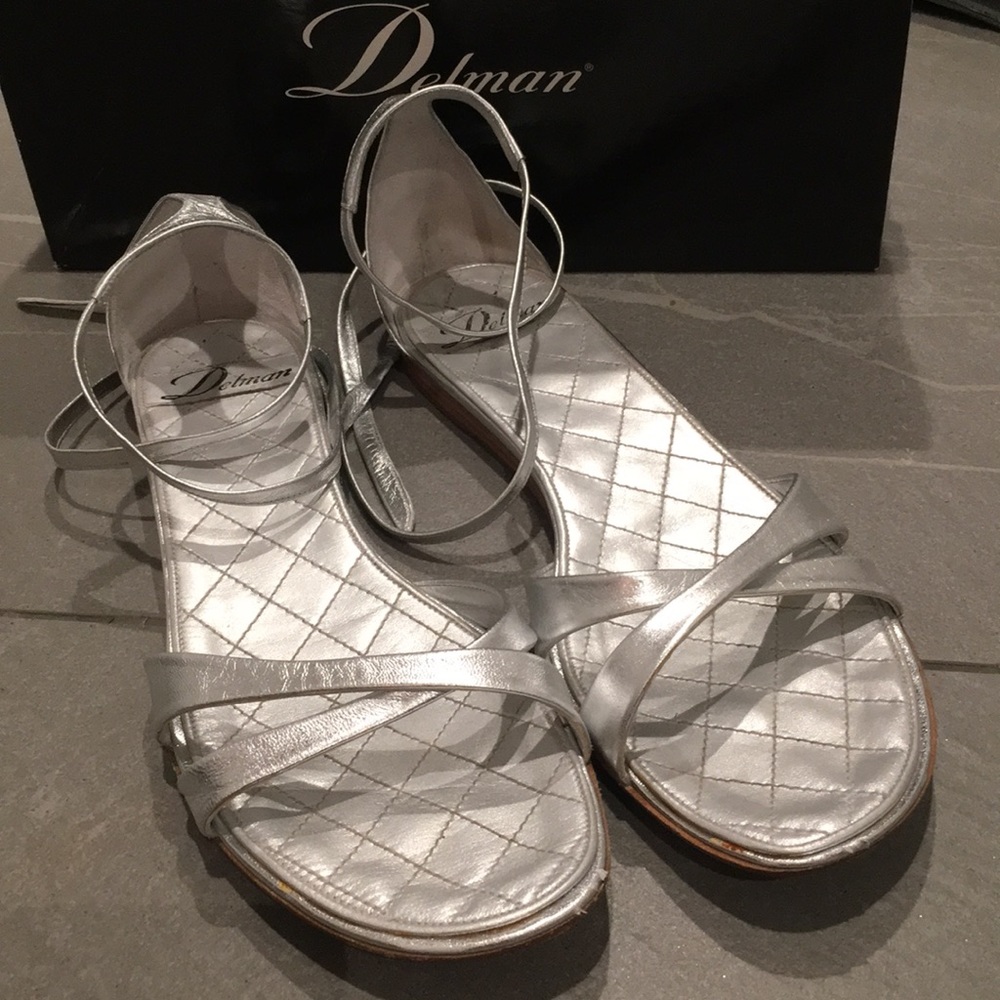 Delman Umbria metallic tie up sandal